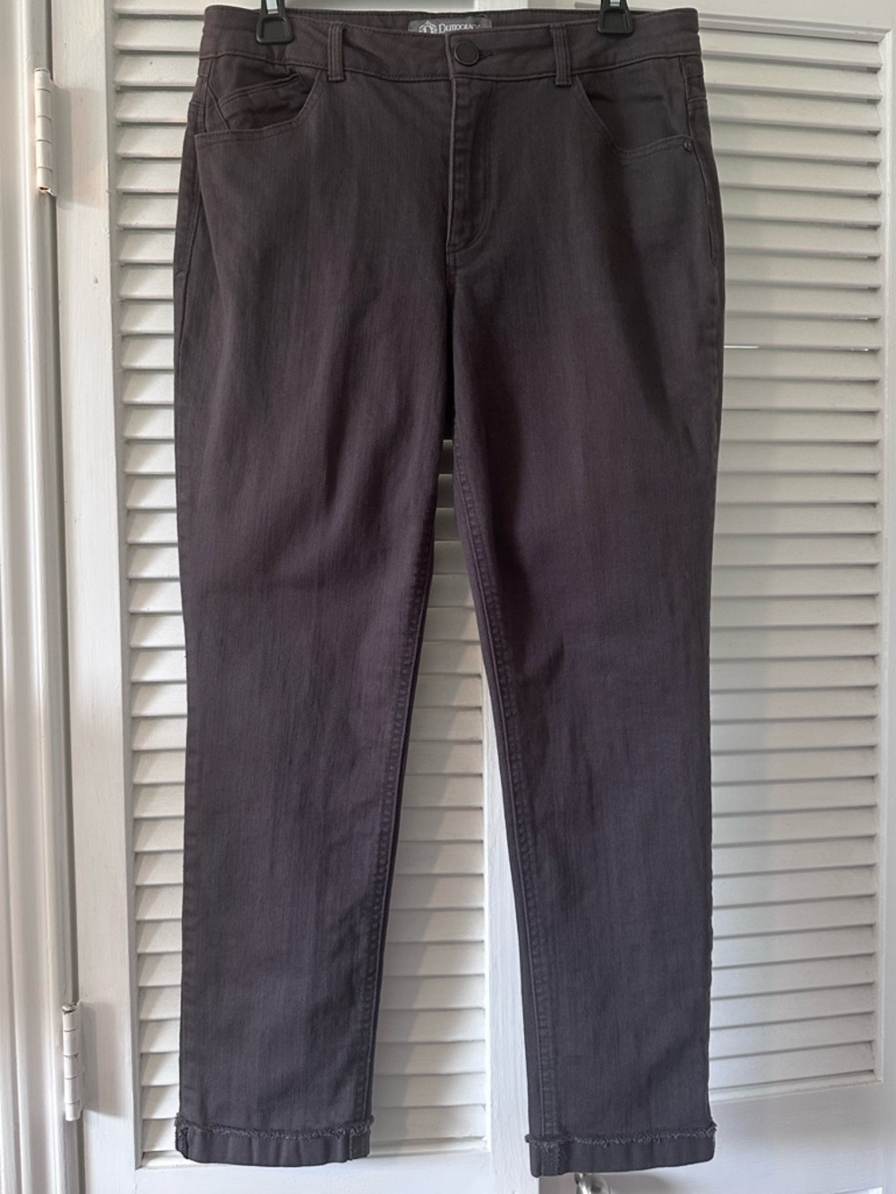 Democracy Size 8 “Flex”-ellent Women's Straight Leg Ankle Jeans in Charcoal